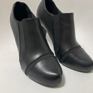 Liz & Co black booty boots
